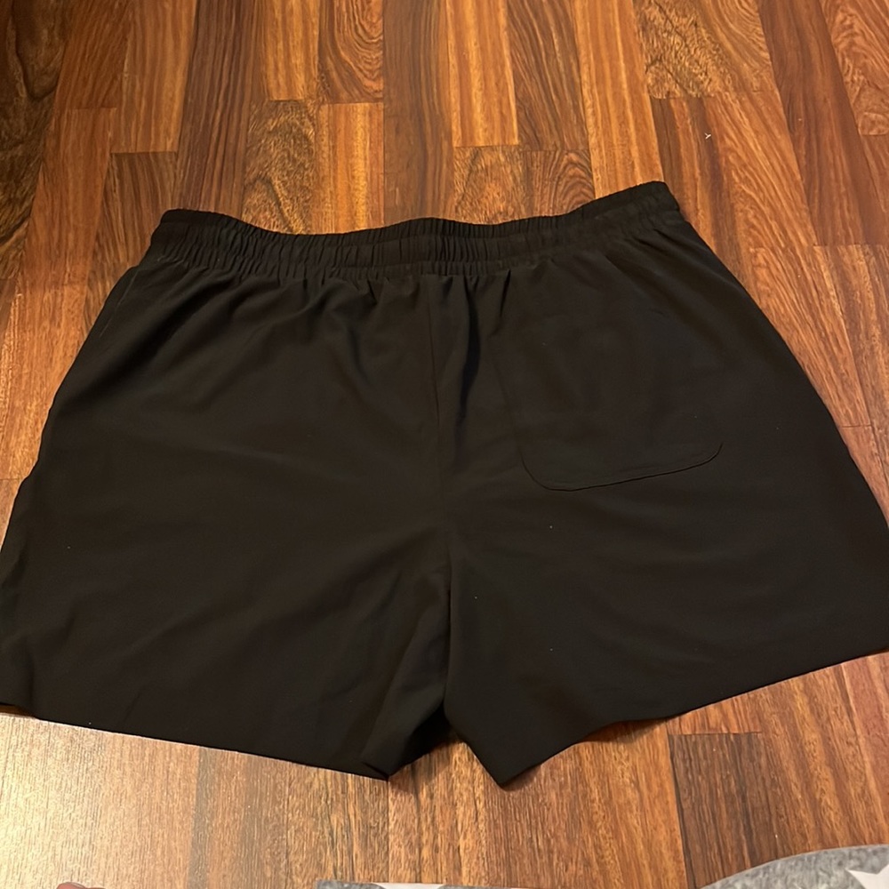 Shorts - Picture 5 of 6
